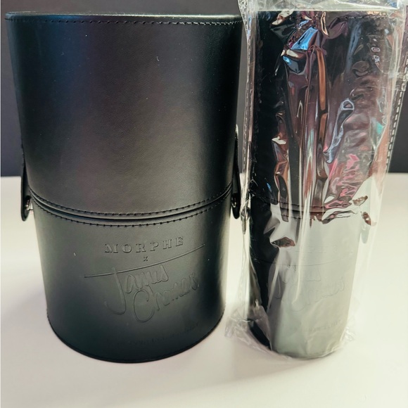 Brand New MORPHE + James Charles faux leather Snap case + set of brushes - Picture 2 of 5